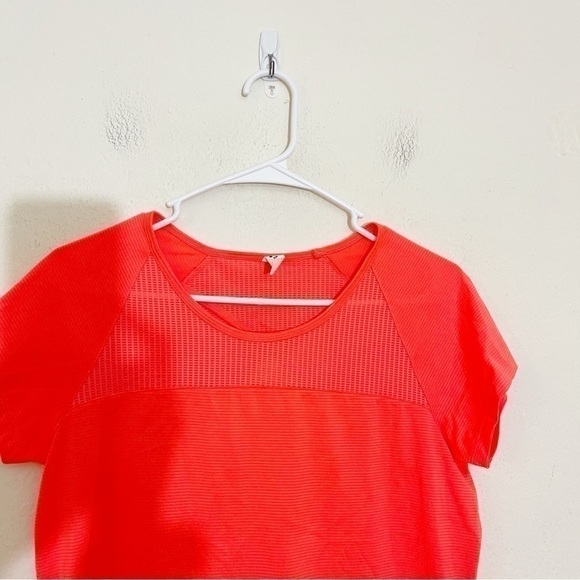 Under Armour Fitted Heatgear Round Neck Active Top Size Small Red/Orange - Picture 5 of 9